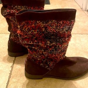 Brand new Toms Serra Slouchy Sweater and Brown Suede Boots Women's Size 9